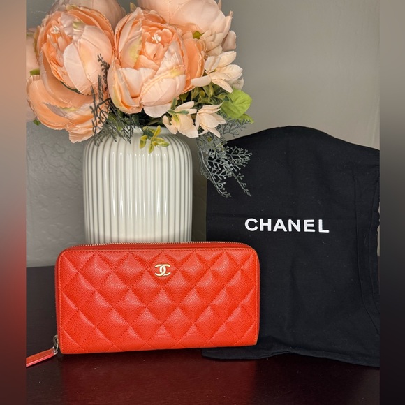 CHANEL Classic long zipped wallet w/dust bag - Picture 1 of 8